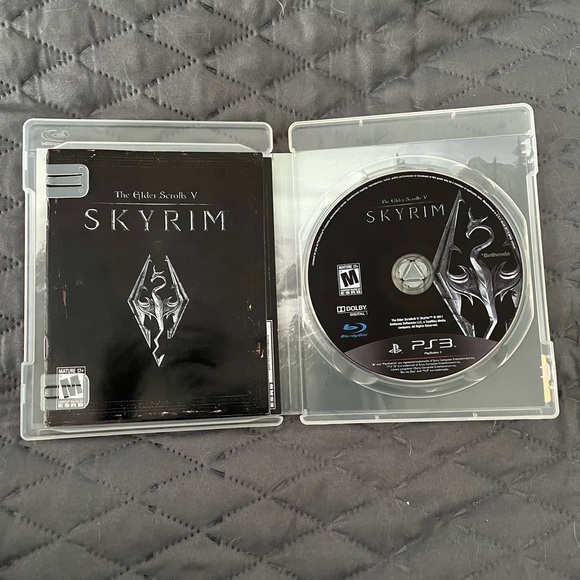 PS3 Skyrim all CIB - Picture 2 of 3